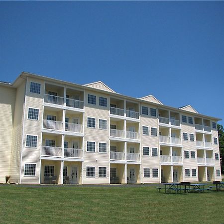 South Beach Resort Hotel Марбълхед Екстериор снимка